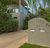 'Rolling Waves 2' on Ocean Drive - Accommodation Sunshine Coast