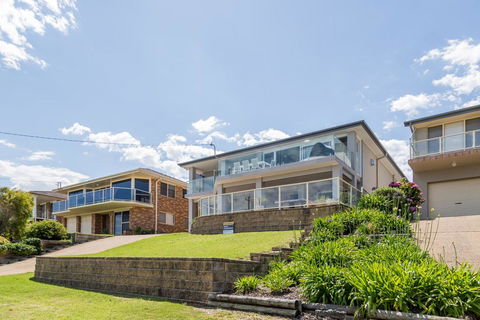 'Salt & Light' Mollymook - Accommodation Sunshine Coast 1