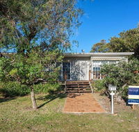 'The Croft' 11 Boulder Bay Rd - Cosy Beach House with Aircon  only 270m to the Beach - Accommodation Sunshine Coast