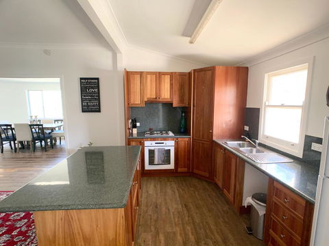 'The Wattles' - True Country Escape Near Wineries - Borenore - Accommodation Sunshine Coast 1