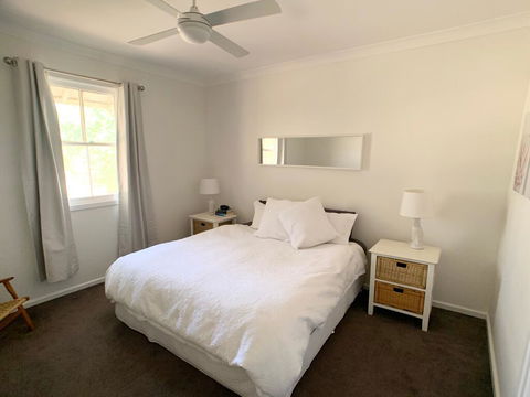 'The Wattles' - True Country Escape Near Wineries - Borenore - Accommodation Sunshine Coast 3