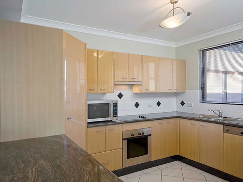 1 'Seaside Splendour' 137 Soldiers Point Road - Beautiful Unit On The Waterfront - Accommodation Sunshine Coast 2