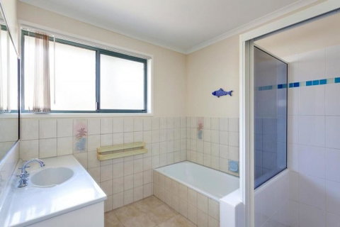 1-33 Tingira Close - Rainbow Beach, Gorgeous Ocean Views, Swimming Pool, Air Conditioning - Accommodation Sunshine Coast 1