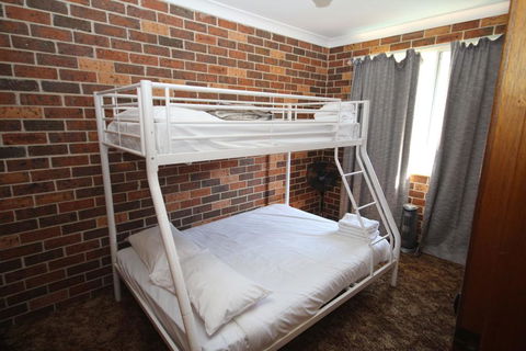 1/2 Brunswick Avenue - Accommodation Sunshine Coast 2