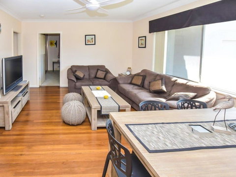 1/33 Wharf Street - Accommodation Sunshine Coast 3