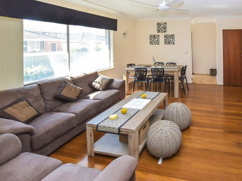 1/33 Wharf Street - Accommodation Sunshine Coast 0