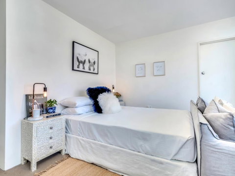 10 Barncleuth Square - Accommodation Sunshine Coast 3