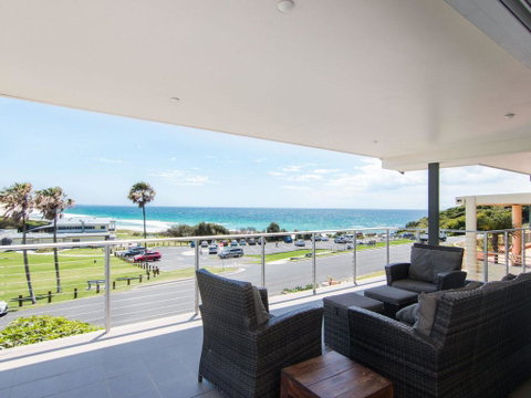 12 Cliff Road - Accommodation Sunshine Coast 1