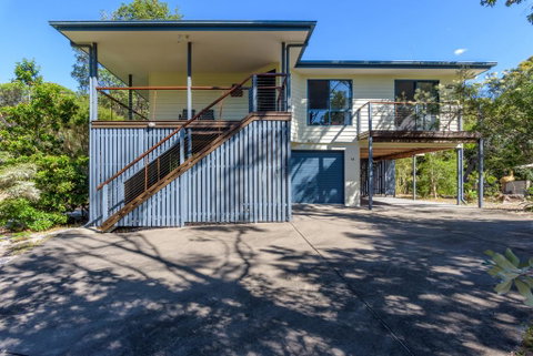 12 Ibis Court - Highset Beach House With Natural Bushland Gardens And Covered Decks - Accommodation Sunshine Coast 0