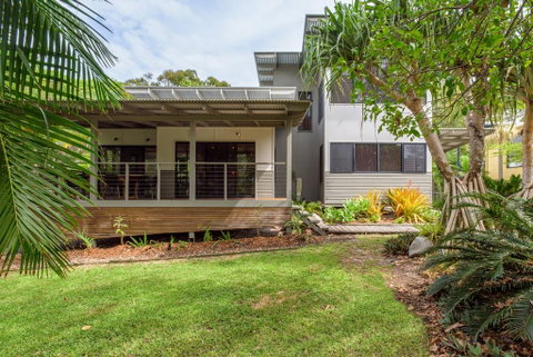 12 Naiad Court- Pool, Sleeps 8, Close To Beach - Accommodation Sunshine Coast 1