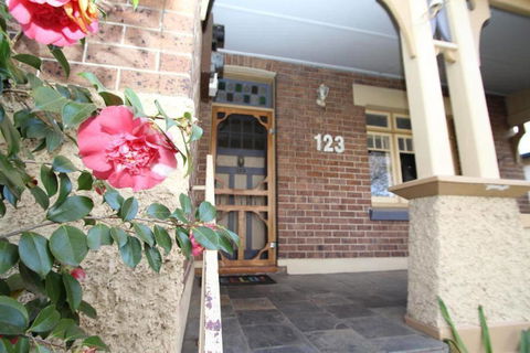 123 Hill St, Heart Of Orange, Double Brick - Accommodation Sunshine Coast 0