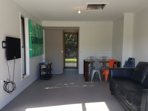13 Coora Court - Sleeps 6, Pool, Air Con, Pets - Accommodation Sunshine Coast 2