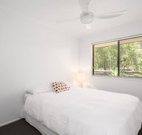 13 Orania Court Rainbow Shores - Pool sleeps 8 air conditioning fire pit - Accommodation Sunshine Coast