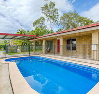 14 Double Island Drive - Rainbow Beach Large Holiday House with PoolPets Welcome Free Wi-Fi - Accommodation Sunshine Coast