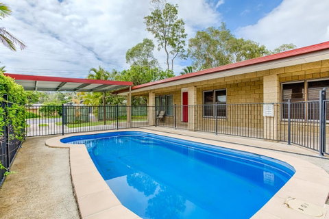 14 Double Island Drive - Rainbow Beach, Large Holiday House With Pool,Pets Welcome, Free Wi-Fi - Accommodation Sunshine Coast 0