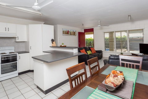 14 Double Island Drive - Rainbow Beach, Large Holiday House With Pool,Pets Welcome, Free Wi-Fi - Accommodation Sunshine Coast 2