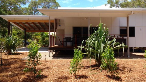 15 Esprit Drive - Rainbow Shores, Gorgeous, Modern Beach House - Accommodation Sunshine Coast 0
