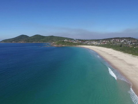 18 Cliff Road - Accommodation Sunshine Coast 1