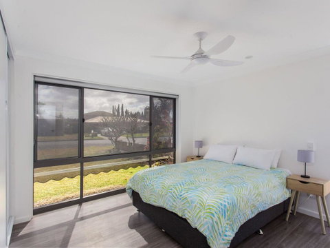 18 Rest Point - Accommodation Sunshine Coast 0