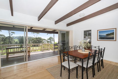 19 Buchan Street - Mollymooks Tee To Sea - Accommodation Sunshine Coast 1