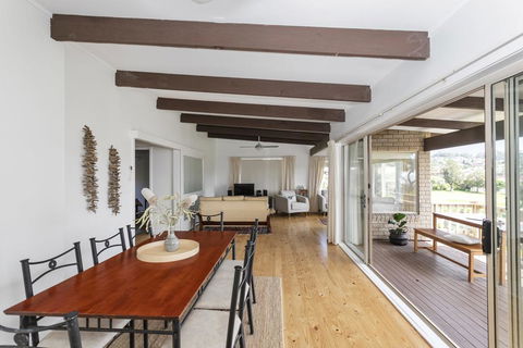 19 Buchan Street - Mollymooks Tee To Sea - Accommodation Sunshine Coast 3