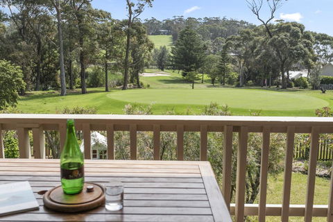 19 Buchan Street - Mollymooks Tee To Sea - Accommodation Sunshine Coast 0