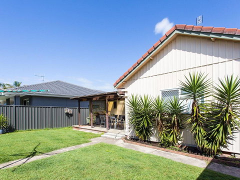 19 Lincoln Street - Accommodation Sunshine Coast 2