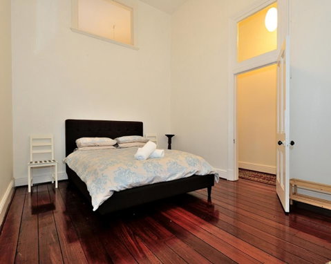 1904 - Central Historic 1 Bedroom Apartment - Accommodation Sunshine Coast 1