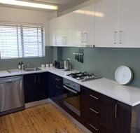 2 Bed Bar Beach Apartment - stroll to beach  cafes supermarket apartment 6 - Accommodation Sunshine Coast