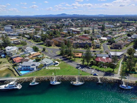 2 Rockpool Road - Accommodation Sunshine Coast 0