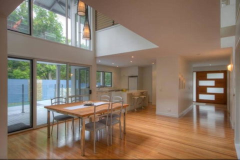2 Satinwood Drive - Rainbow Shores, Executive Level Beach House, Pool, Walk To Beach - Accommodation Sunshine Coast 3
