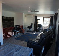 2-29 Rumbalara Avenue - Rainbow Beach Bring your dog or your cat or bring both Free Wi-Fi - Accommodation Sunshine Coast