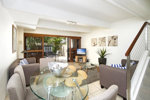 2/61 Noosa Parade - Accommodation Sunshine Coast 1