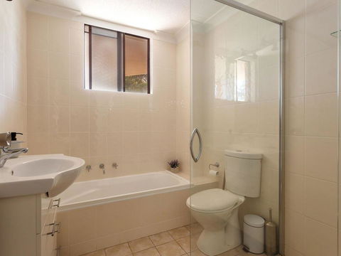 20 Booneroo - Walk To The Beach - Accommodation Sunshine Coast 2