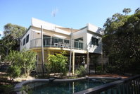20 Orania Court - Two storey family home with swimming pool patio  large deck. Pet friendly