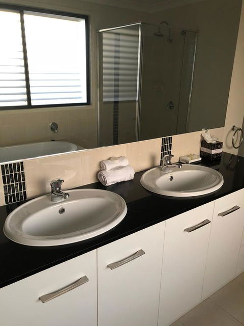 21 On Hursley Motel Apartments - Accommodation Sunshine Coast 3