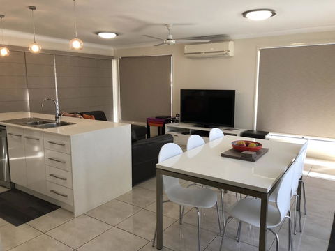 21 On Hursley Motel Apartments - Accommodation Sunshine Coast 1