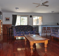 23 Carlo Road - Lowset family home within walking distance to the shopping centre. Pet friendly - Accommodation Sunshine Coast