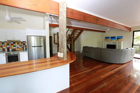 25 Naiad Court - Rainbow Shores, The Ultimate Beachside Executive Property, Air Conditioned - Accommodation Sunshine Coast 1