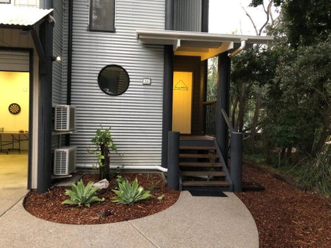 25 Naiad Court - Rainbow Shores, The Ultimate Beachside Executive Property, Air Conditioned - Accommodation Sunshine Coast 2