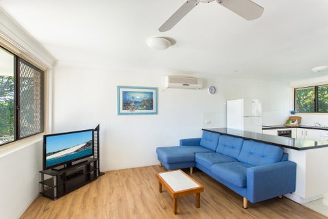 26 Wallis View - Opposite The Lake - 3 Bedroom Apartment - Sleeps 8 - Accommodation Sunshine Coast 2