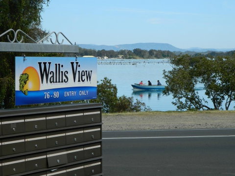26 Wallis View - Opposite The Lake - 3 Bedroom Apartment - Sleeps 8 - Accommodation Sunshine Coast 0
