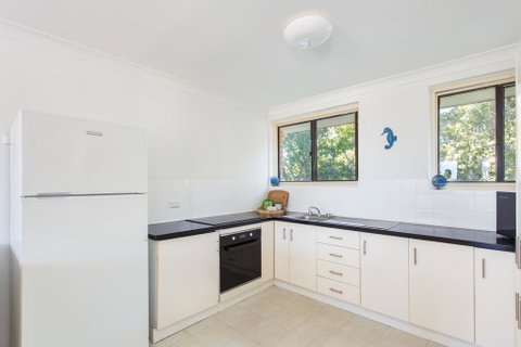 26 Wallis View - Opposite The Lake - 3 Bedroom Apartment - Sleeps 8 - Accommodation Sunshine Coast 3