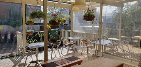 Cambridge Lodge - Accommodation Sunshine Coast 0
