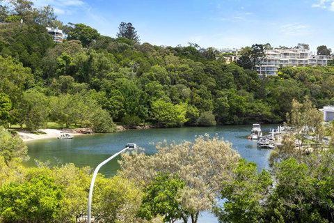 Charming Baroque Escape For 2 In Hastings Street, Noosa - Accommodation Sunshine Coast 1