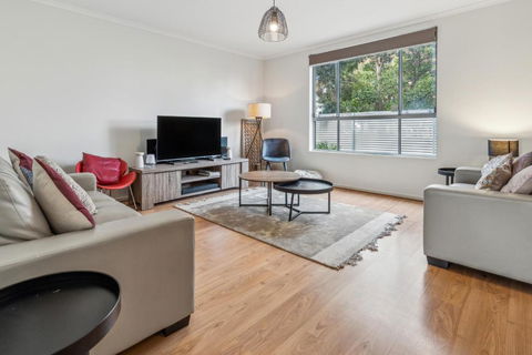 Churchill Condo - Accommodation Sunshine Coast 3