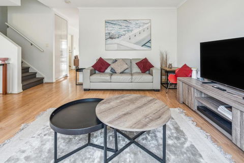 Churchill Condo - Accommodation Sunshine Coast 2