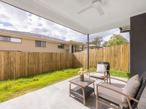 Cute 4BR Family Home In Calamvale - Accommodation Sunshine Coast 0