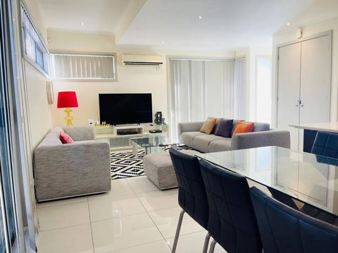 D104 Winston Fresh Fantastic - Accommodation Sunshine Coast 1