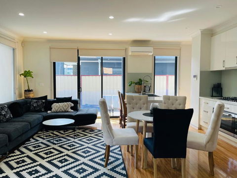 D110 Sweet Melon Super Stay-fantastic - Accommodation Sunshine Coast 1